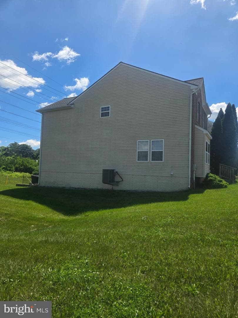 816 Marquette Drive photo 2