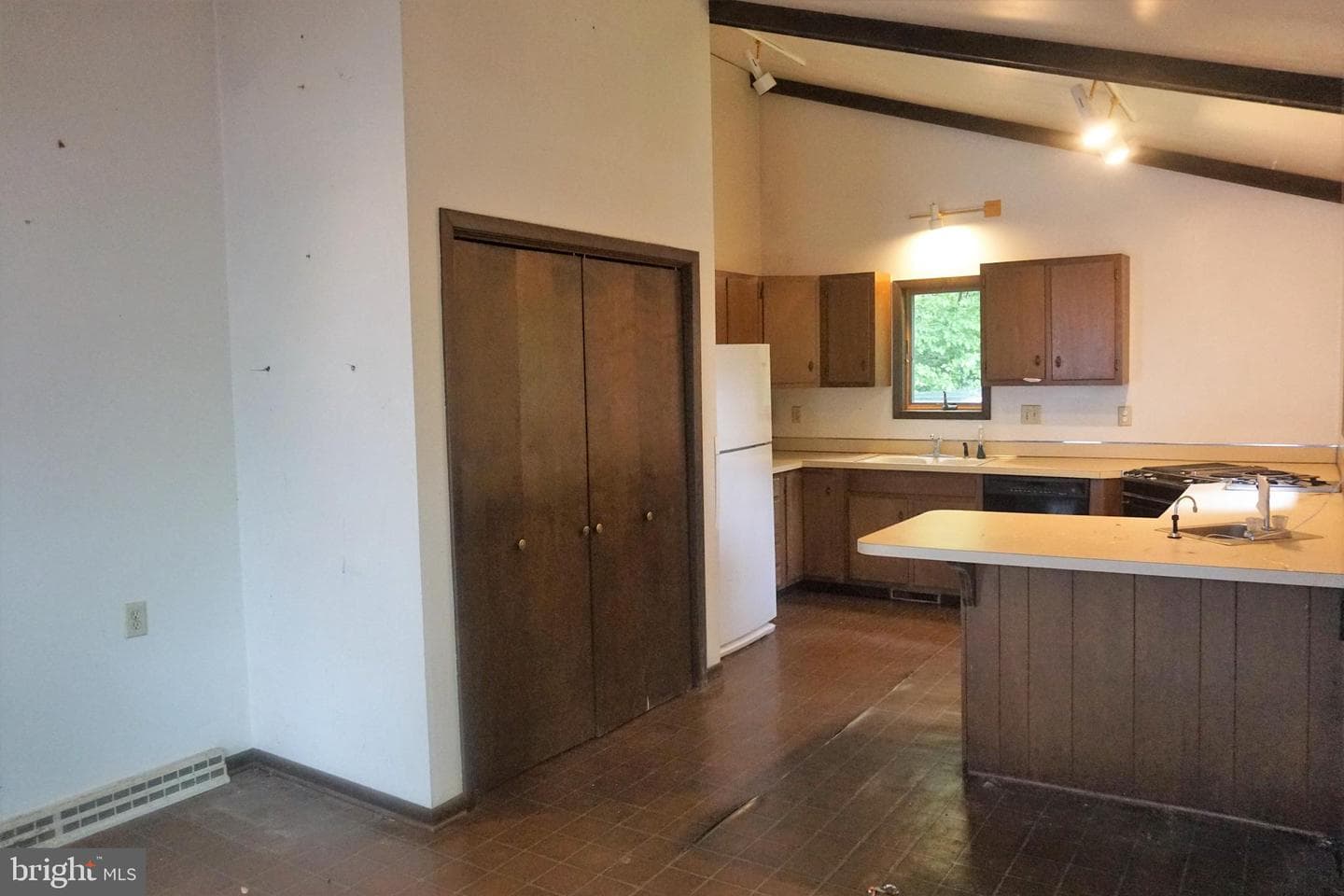 30 Fitzhugh Lane photo 11
