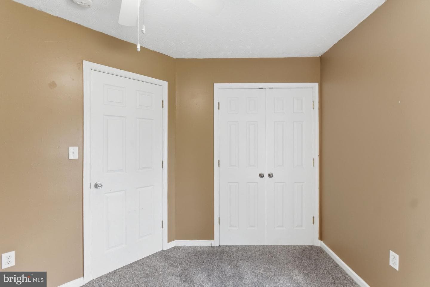 389 Grove Farm Lane photo 32