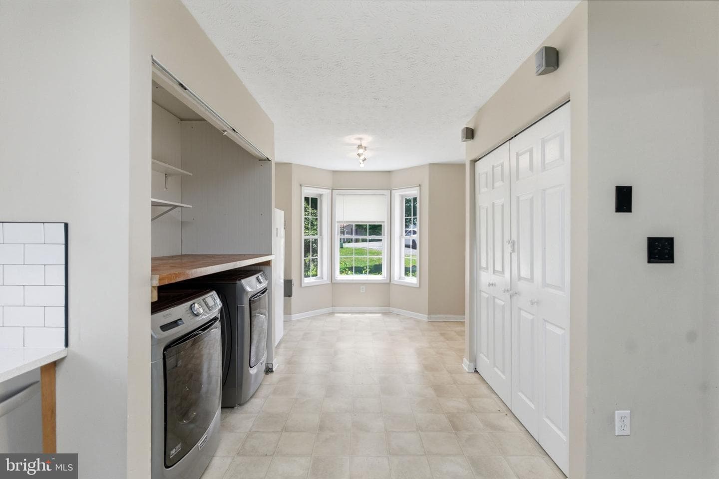 389 Grove Farm Lane photo 40