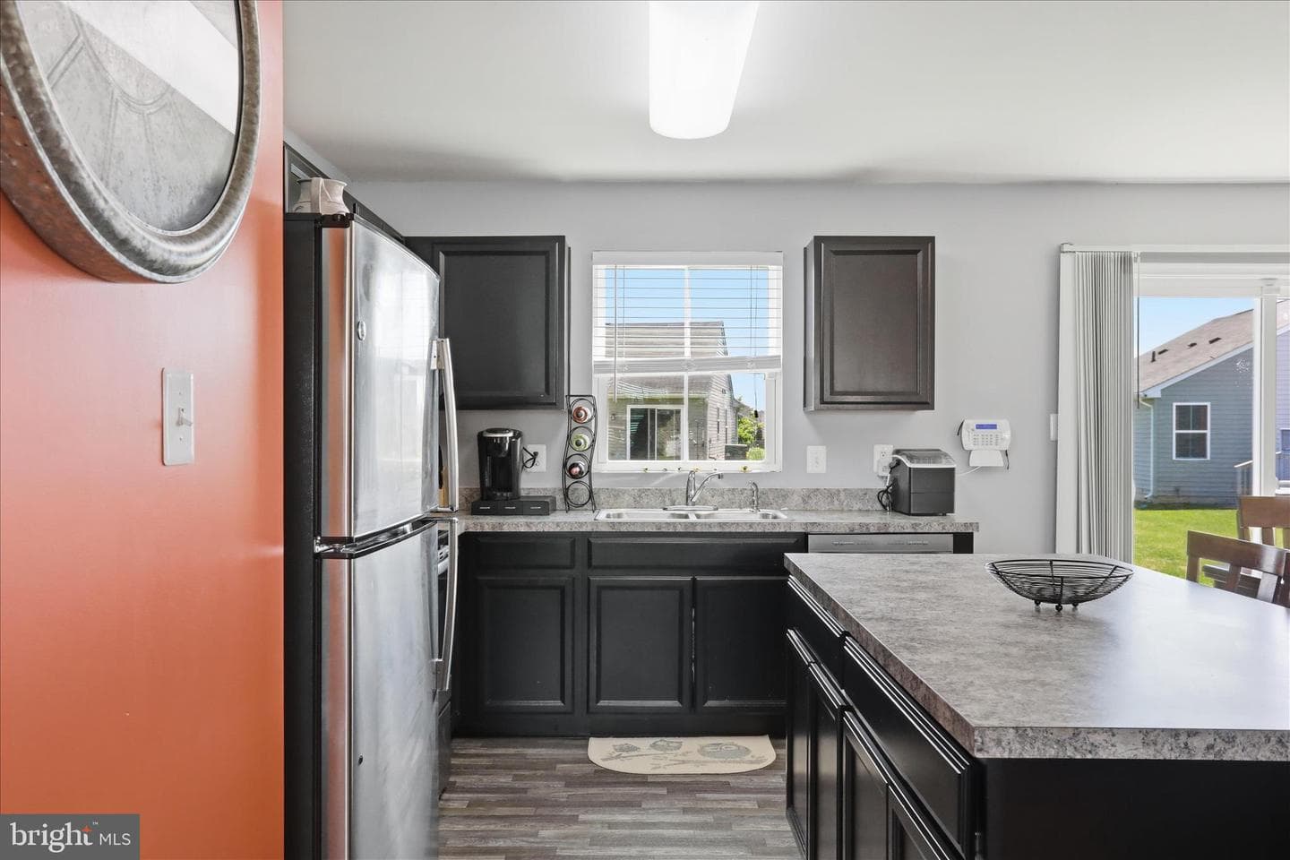 288 Aldershot Dr photo 13