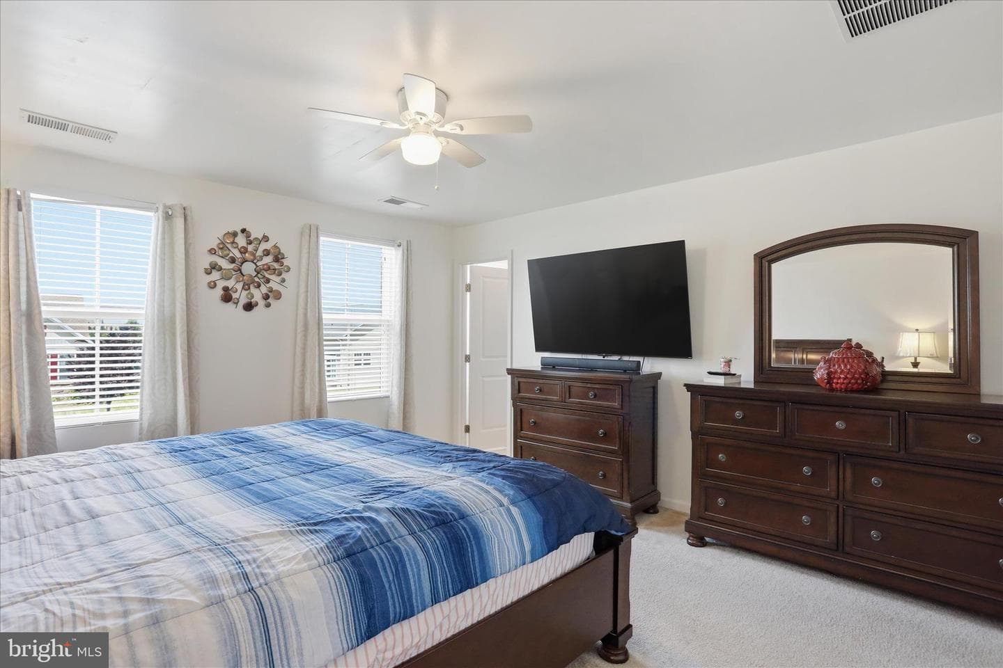 288 Aldershot Dr photo 19