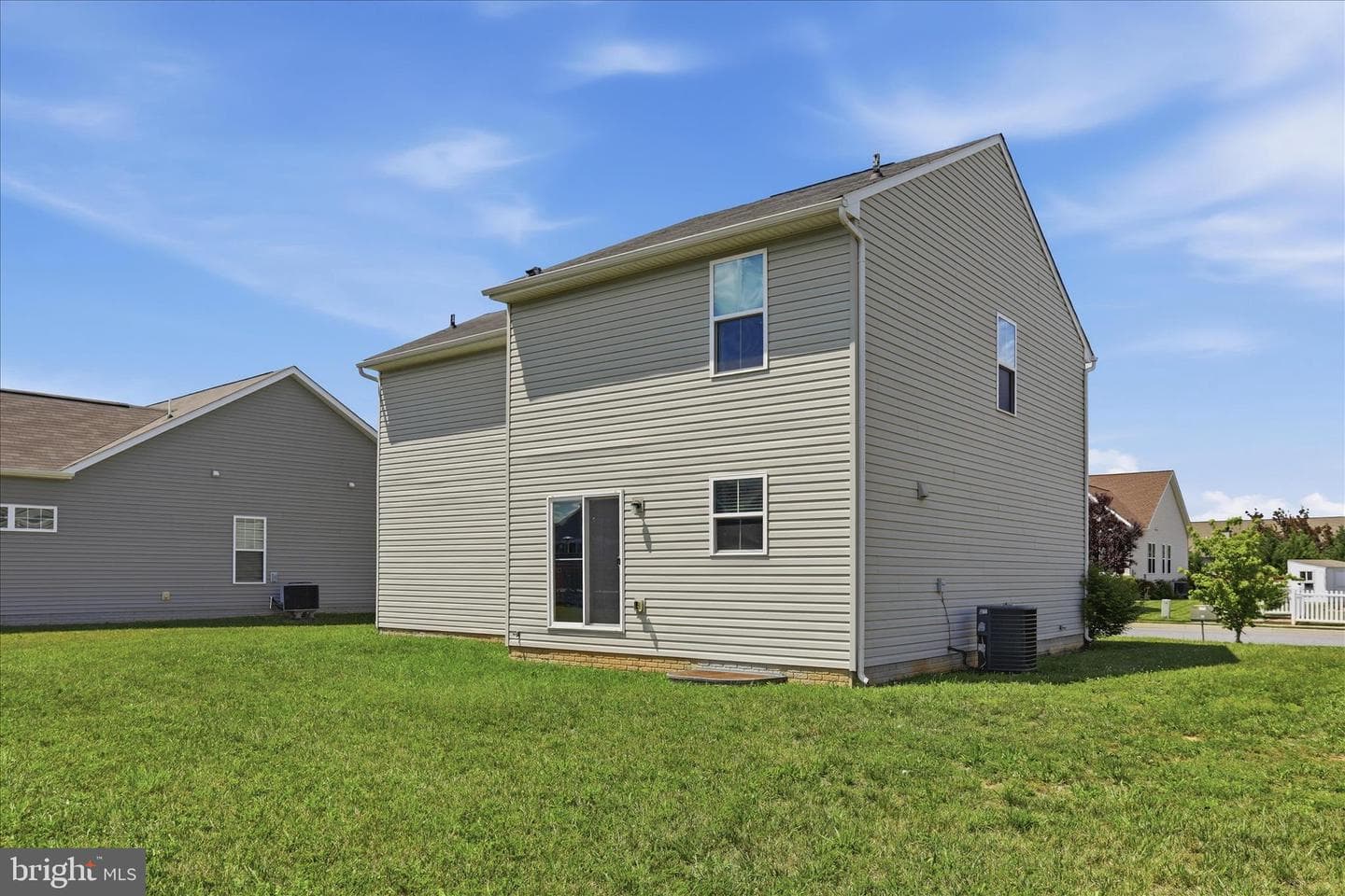 288 Aldershot Dr photo 32