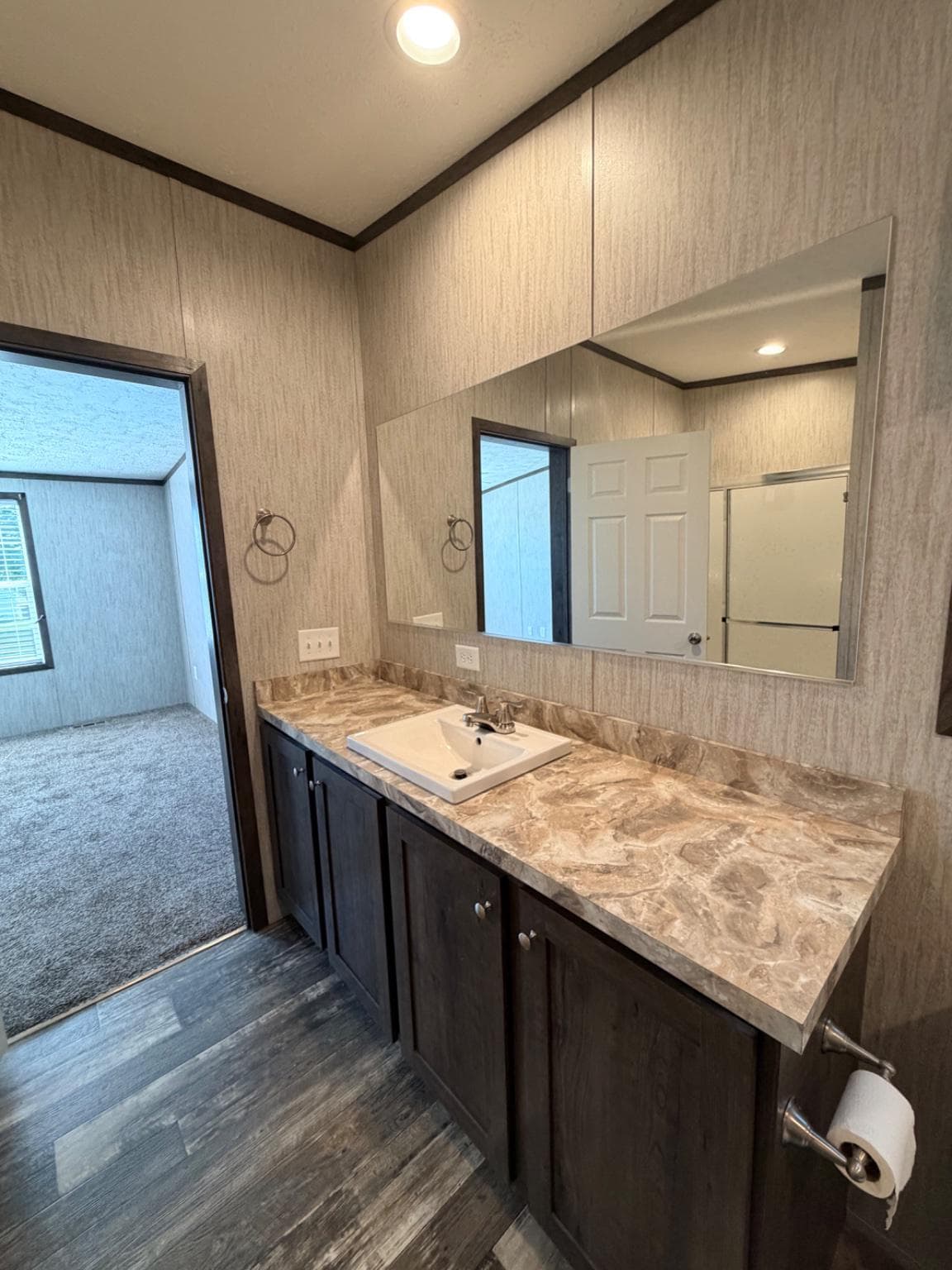 86 Apollo Court photo 14
