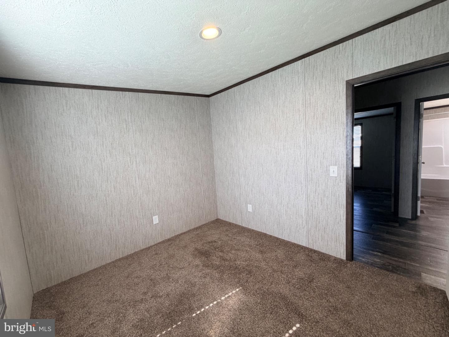 86 Apollo Court photo 22