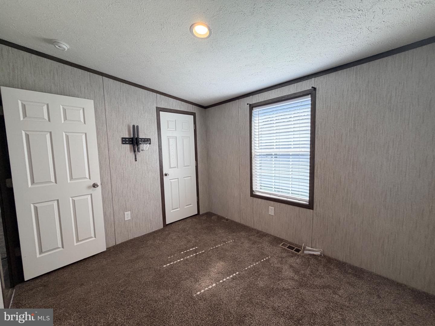 86 Apollo Court photo 23