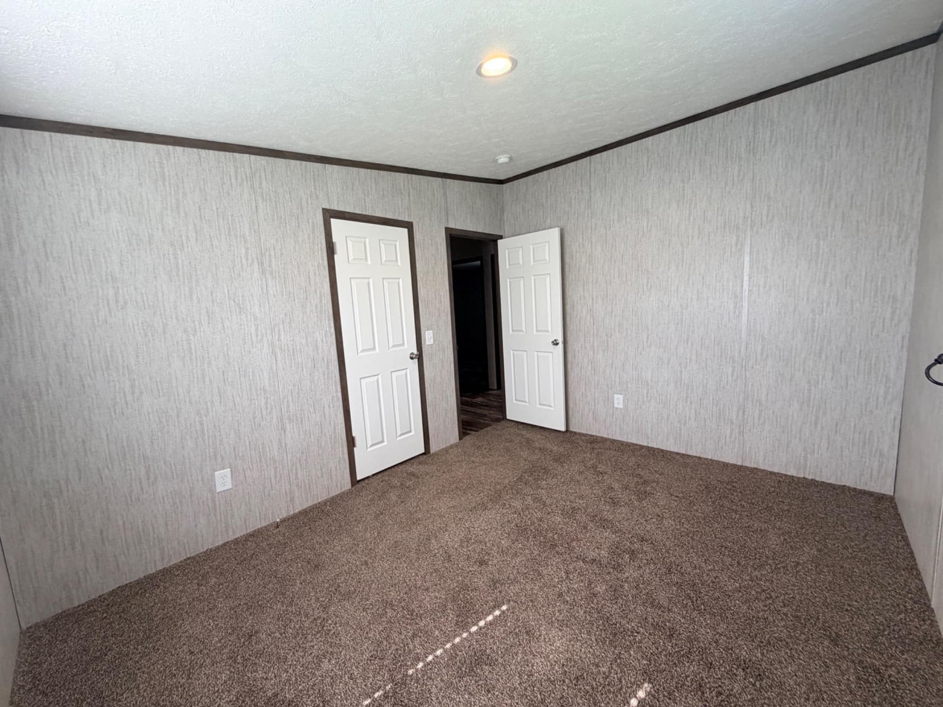 86 Apollo Court photo 24