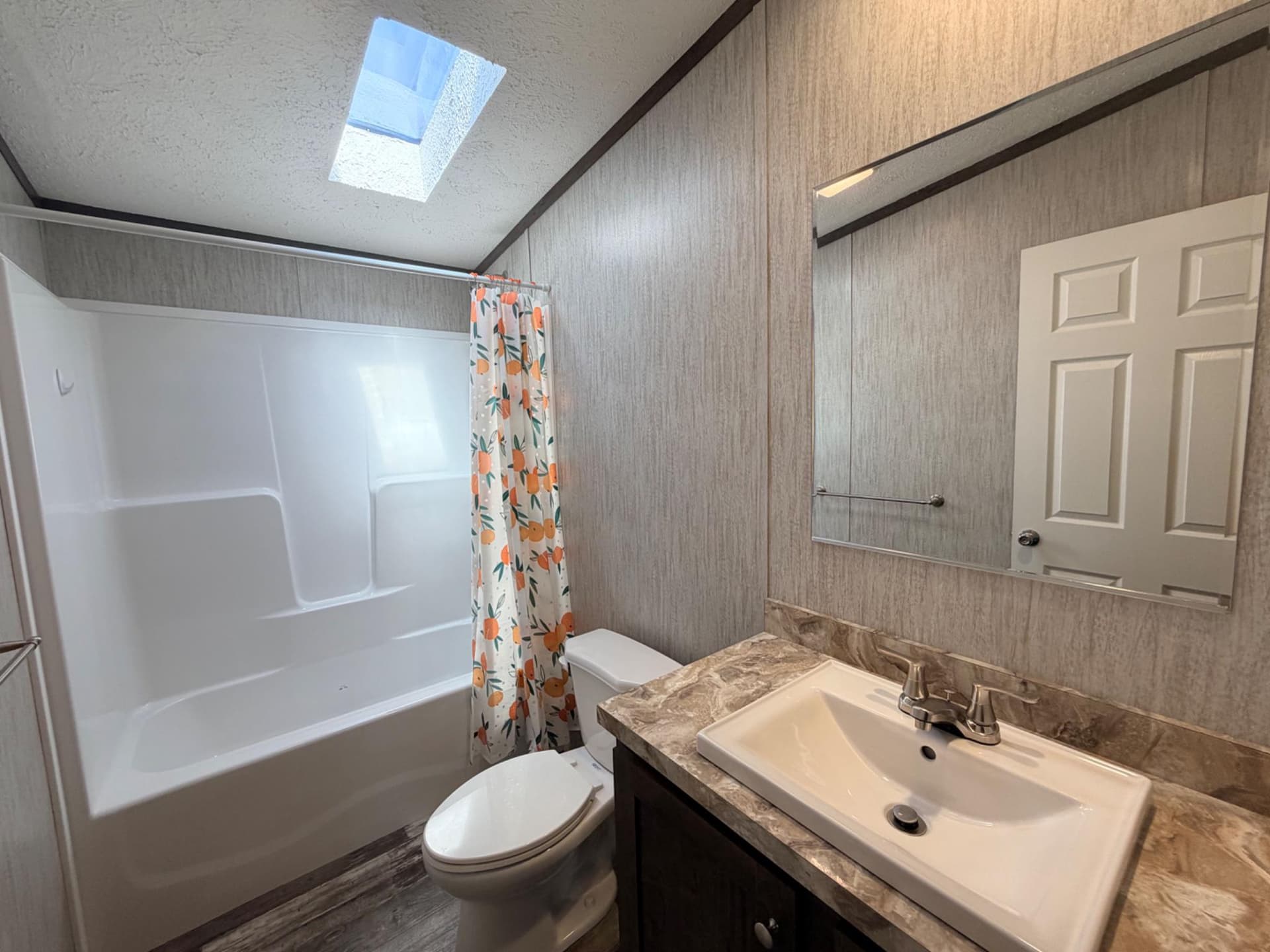 86 Apollo Court photo 28