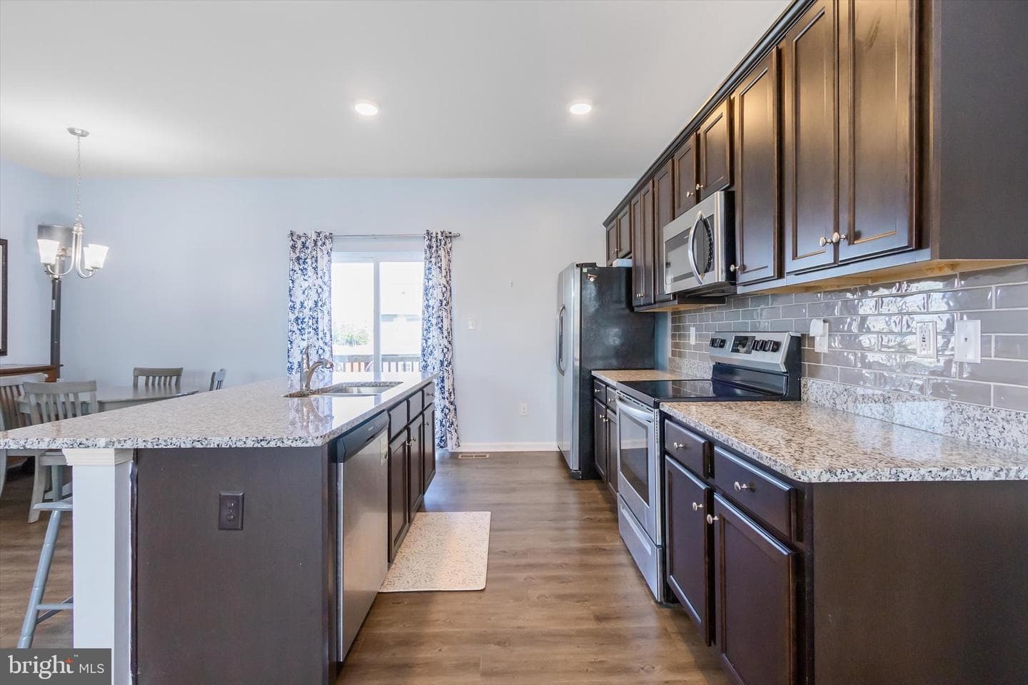 277 Magellan photo 12