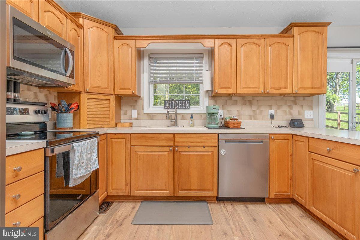 600 Canterbury Drive photo 11