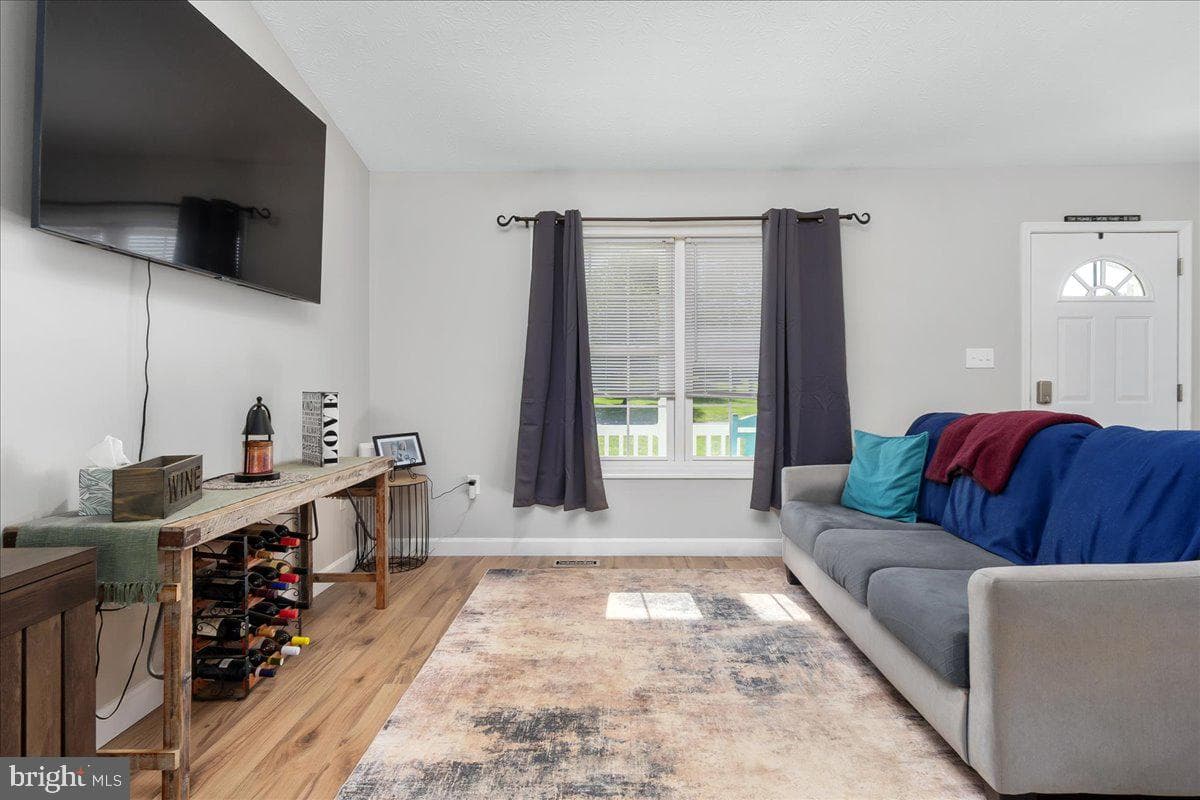 600 Canterbury Drive photo 17