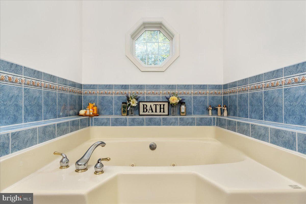 600 Canterbury Drive photo 20