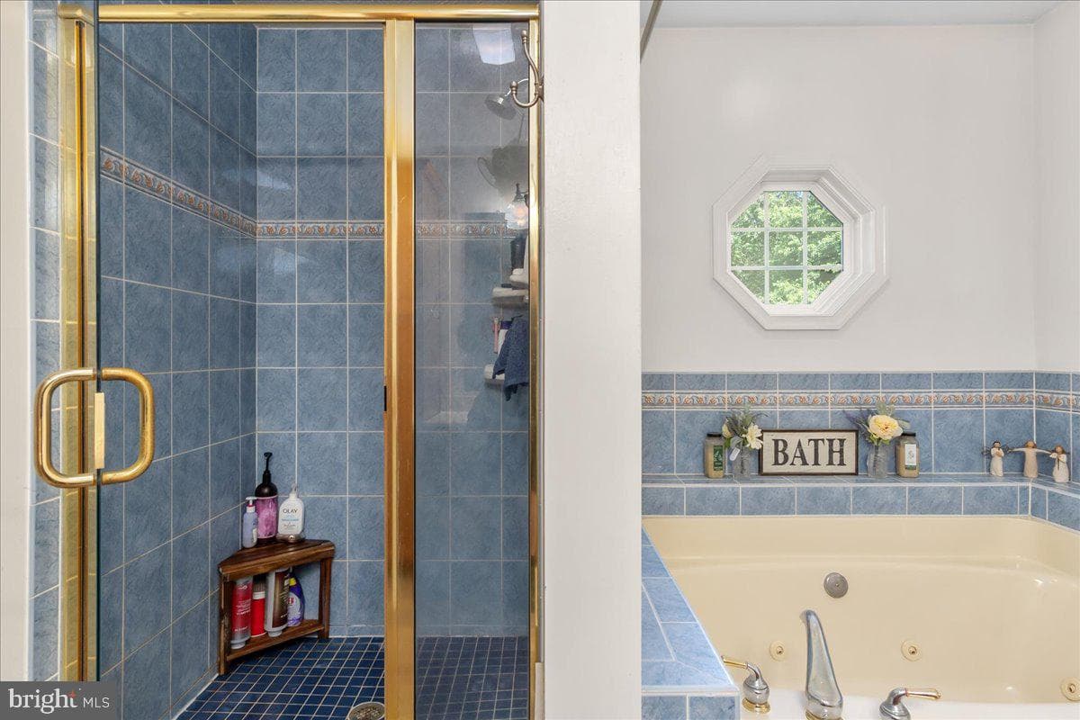 600 Canterbury Drive photo 21