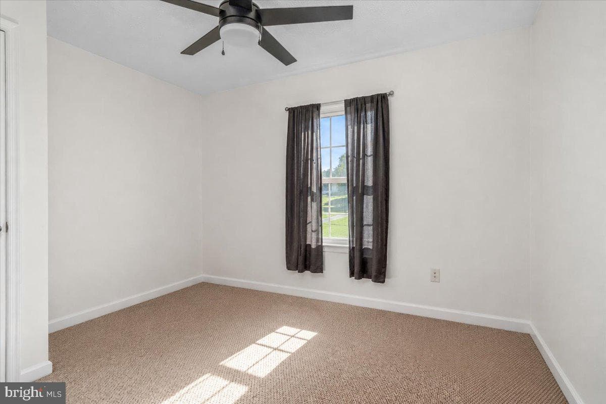 600 Canterbury Drive photo 23