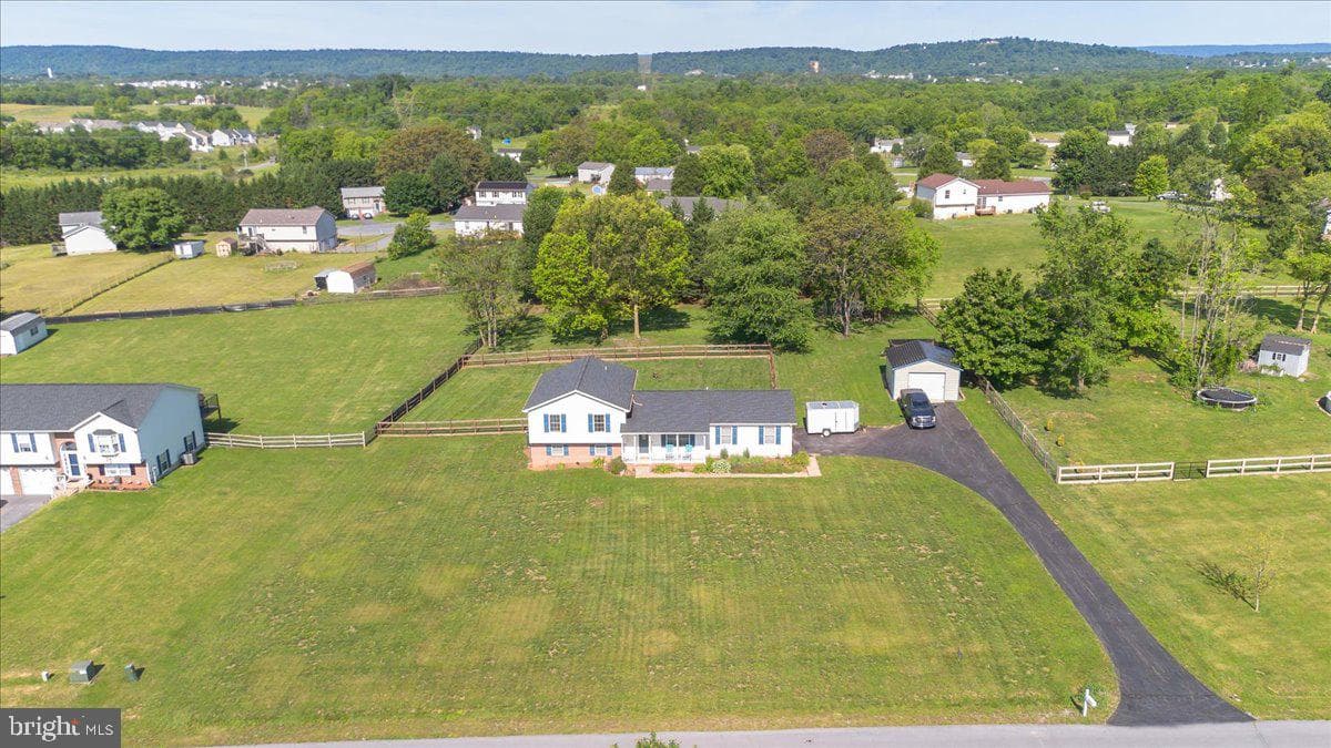 600 Canterbury Drive photo 32