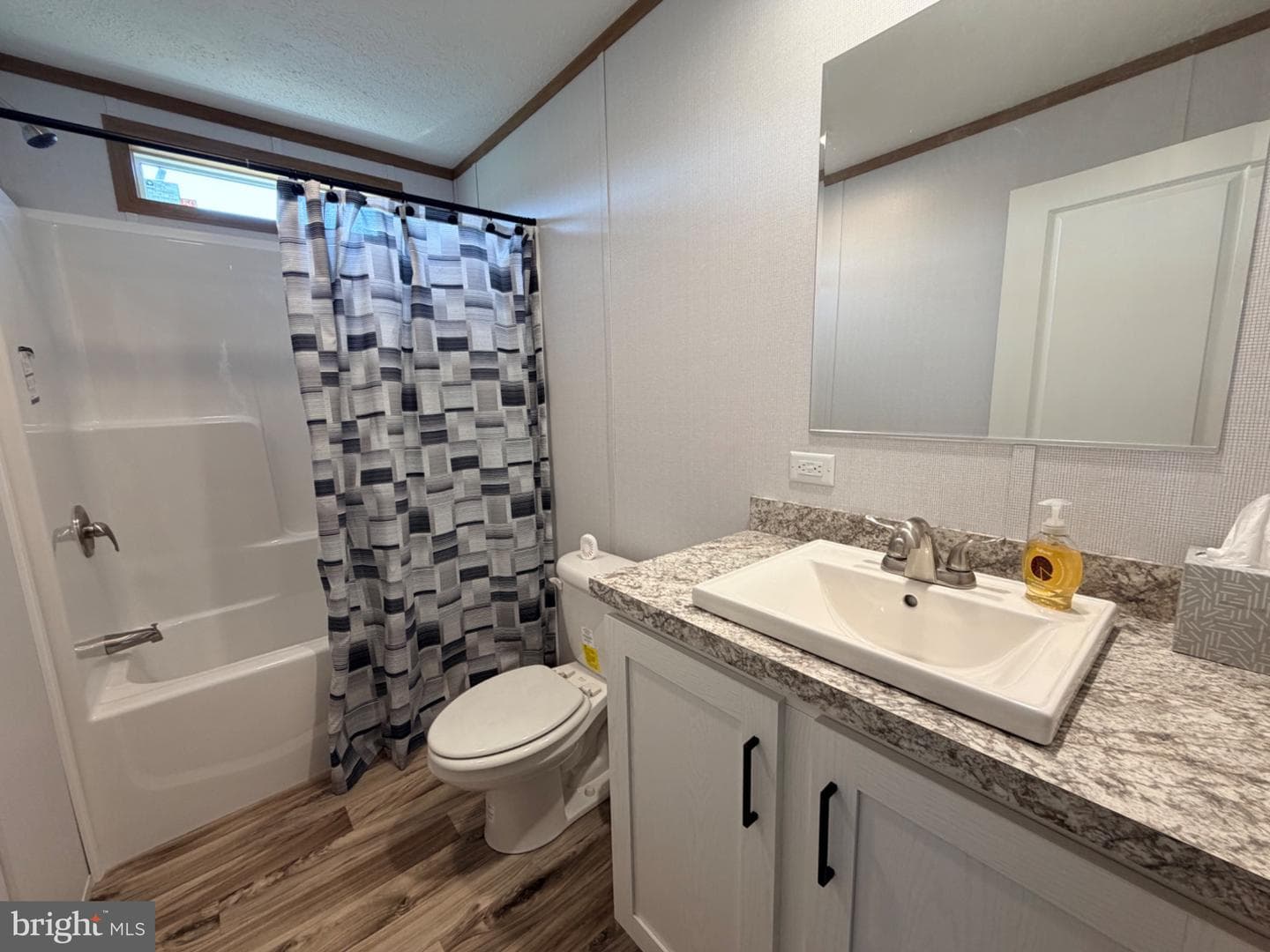 320 Valentine Drive photo 14