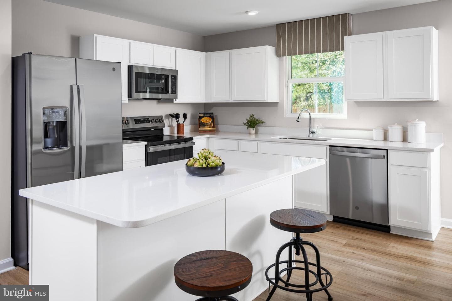 1554tb Ketchum Drive photo 4