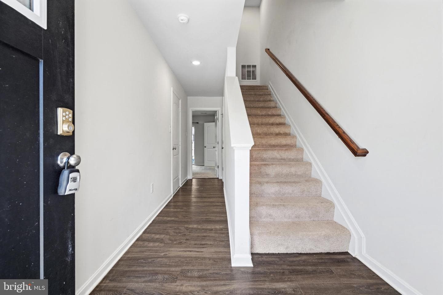 123 Vespucci Lane photo 4