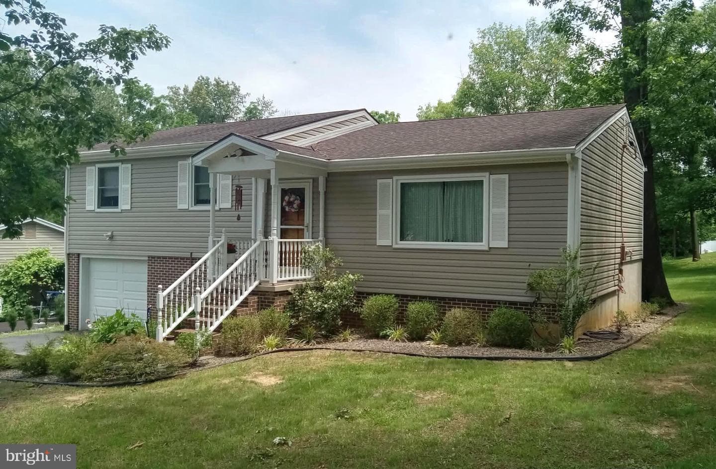 150 Tanbridge Drive photo 2