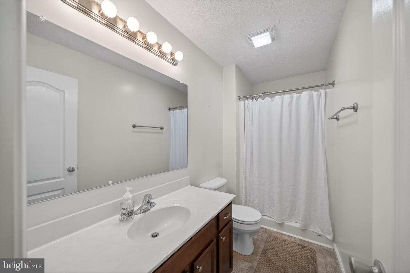 481 Ives Street photo 16