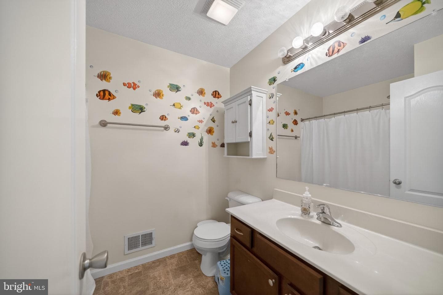 481 Ives Street photo 19