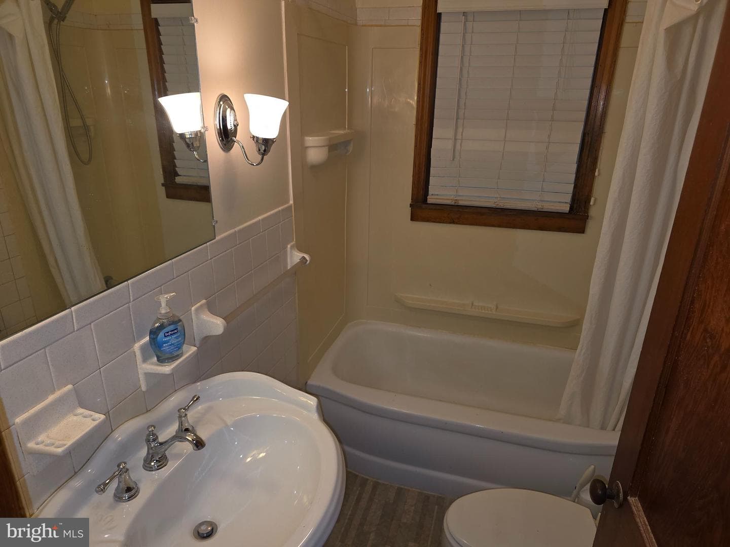 320 Hedrick Avenue photo 8
