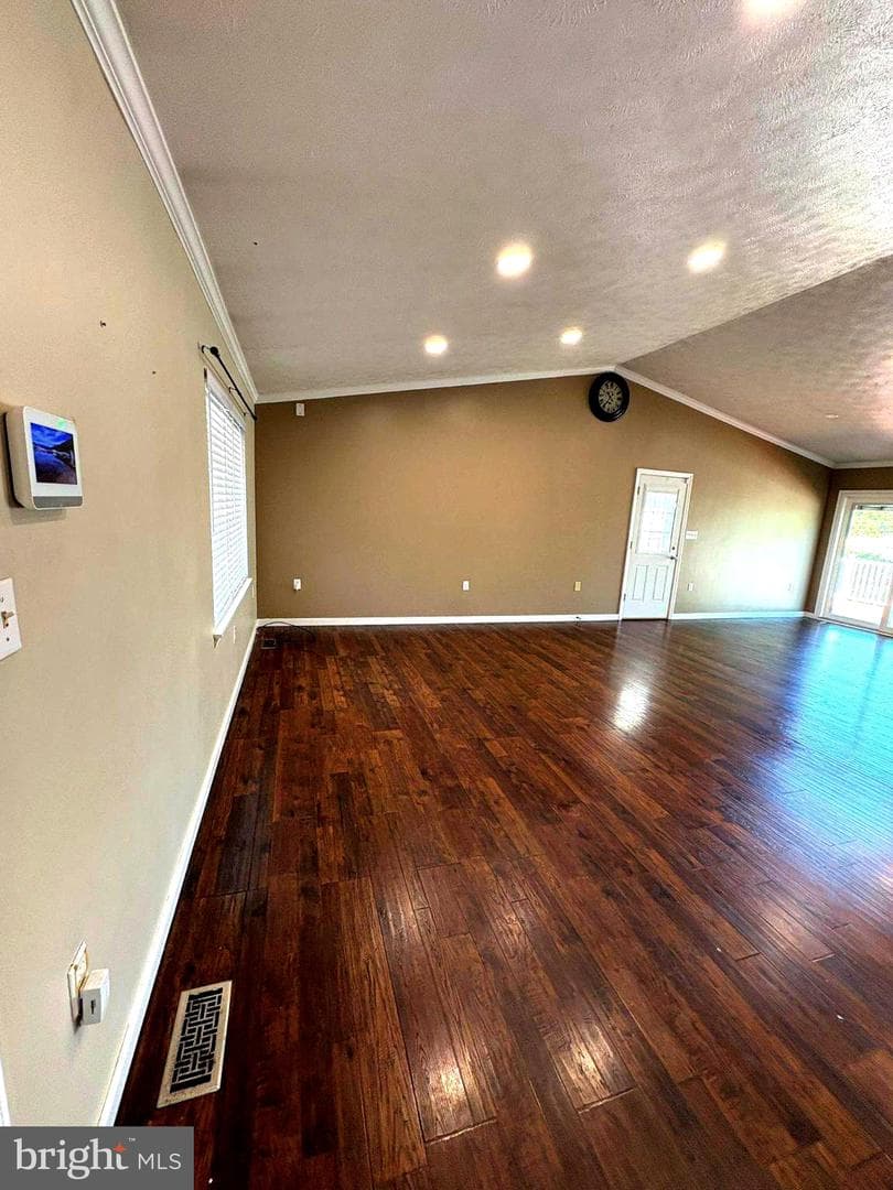 271 Mimosa Drive photo 9
