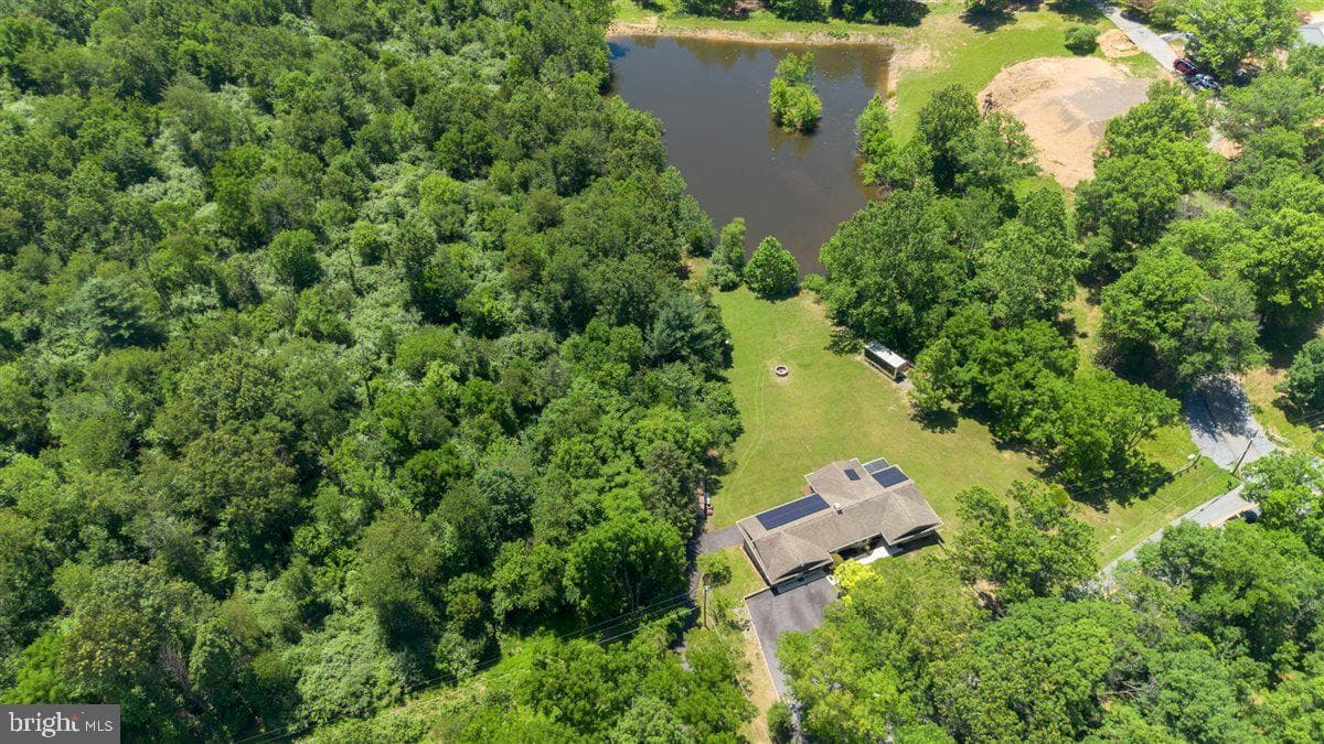 1618 Eagle School Road photo 3