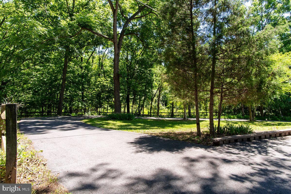 1618 Eagle School Road photo 35