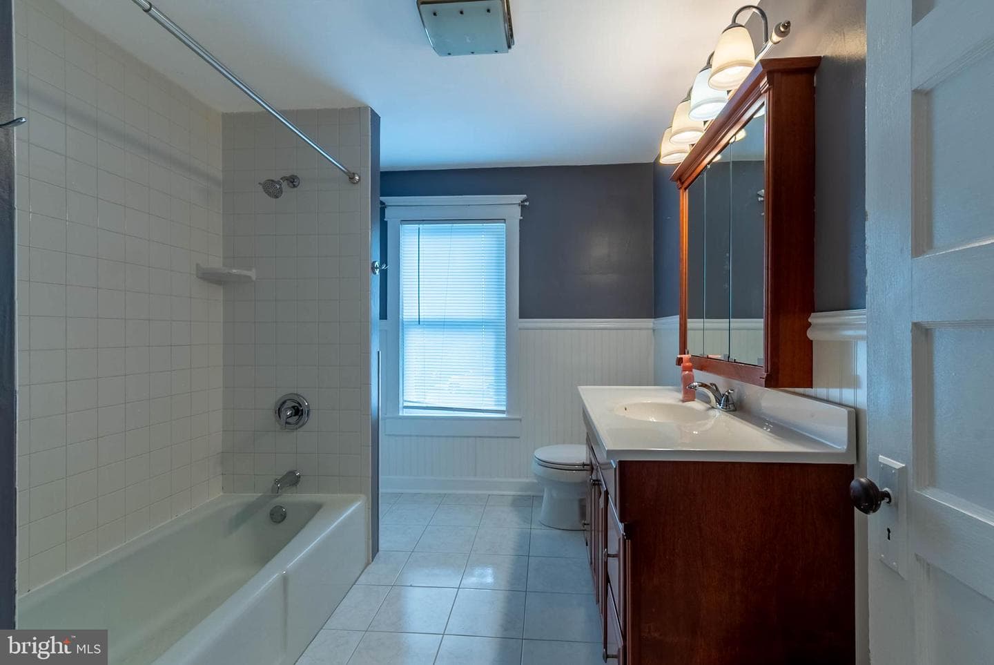 405 Porter Avenue photo 26