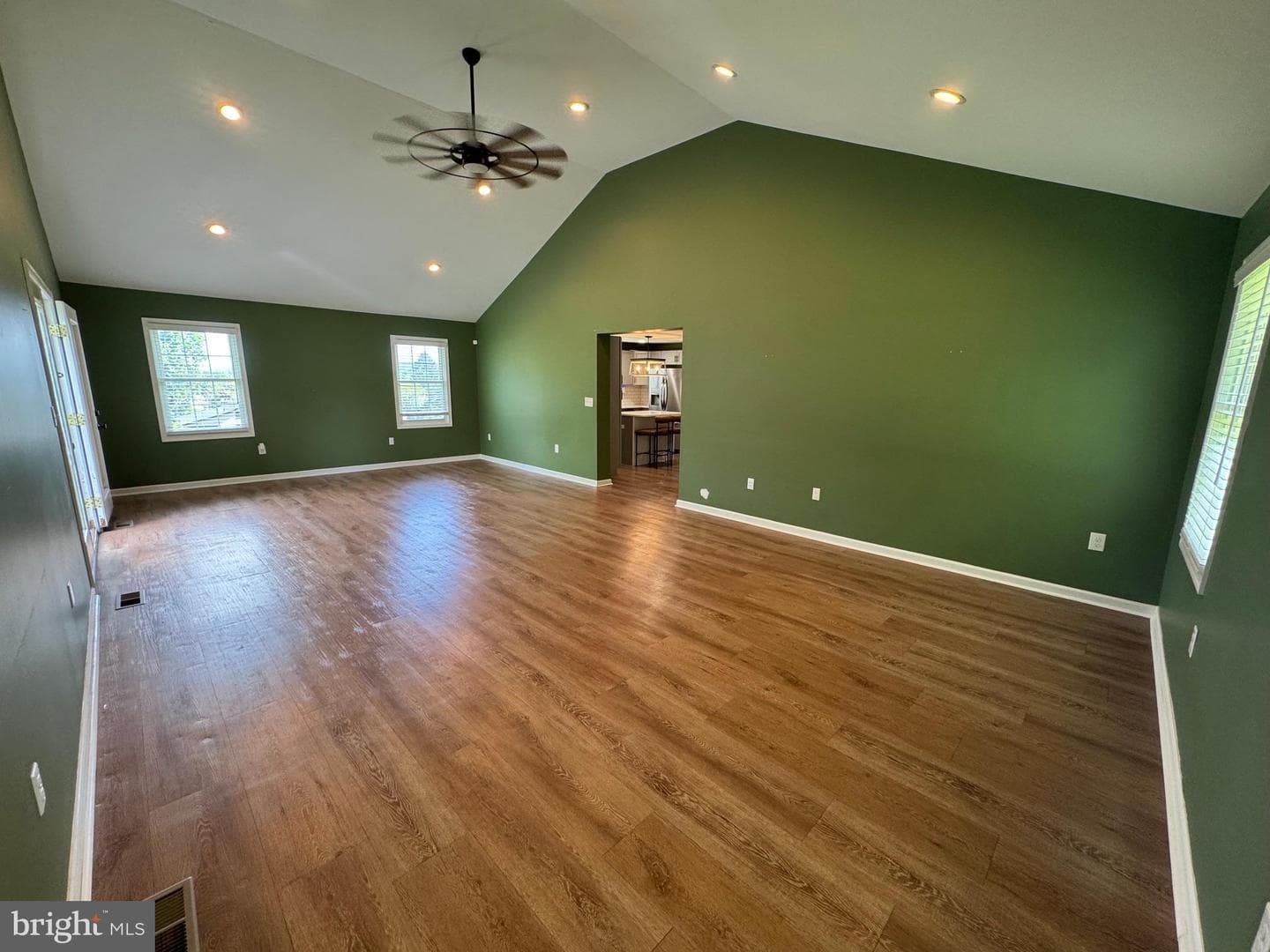 7865 Hedgesville Road photo 24