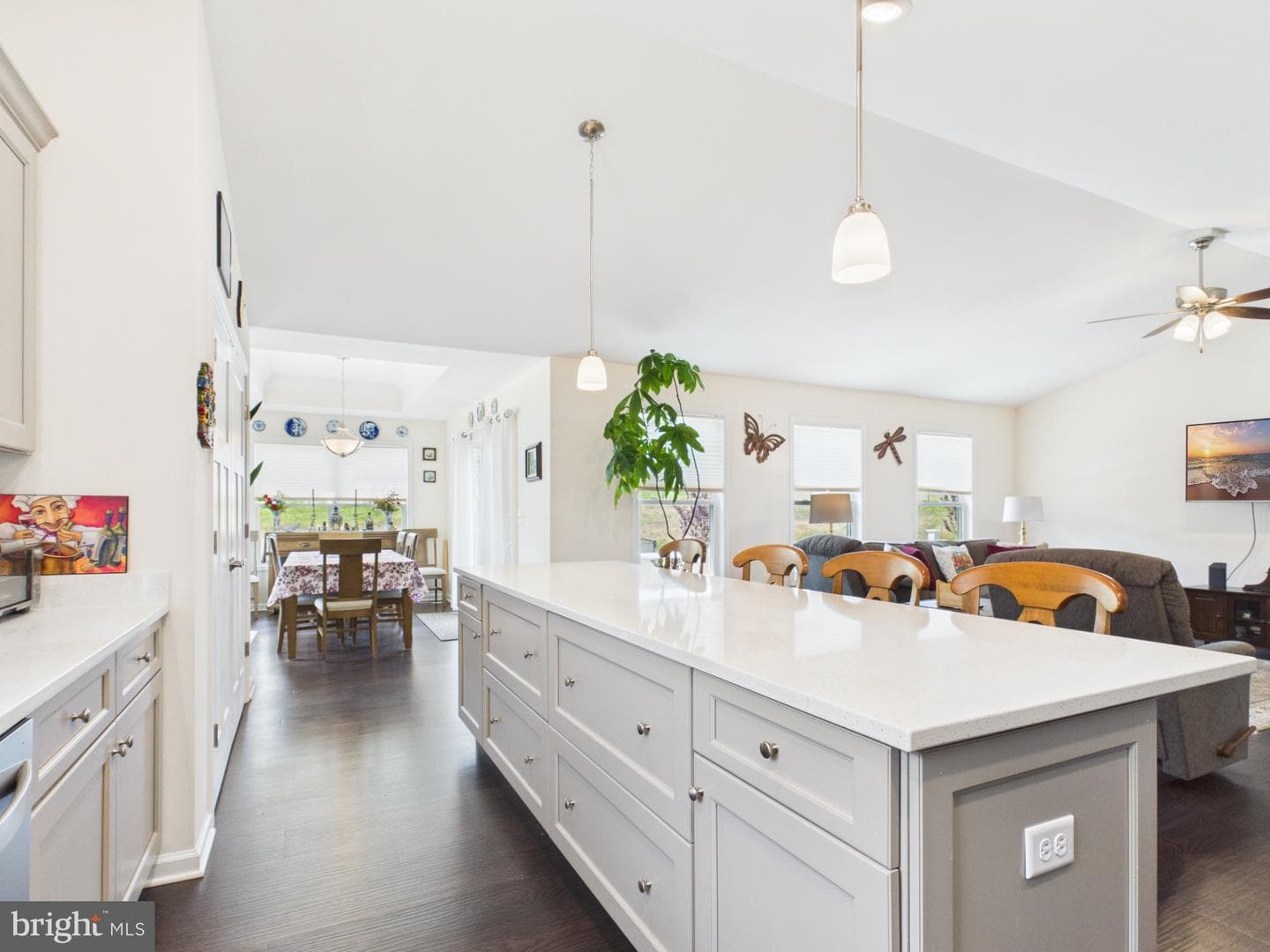 185 Twickenham Drive photo 32