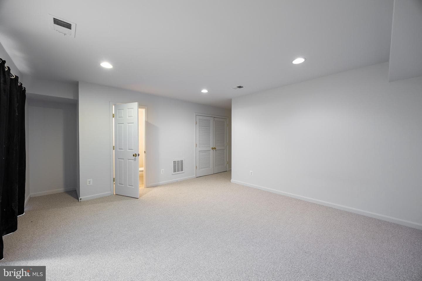 42 Magellan Drive photo 7