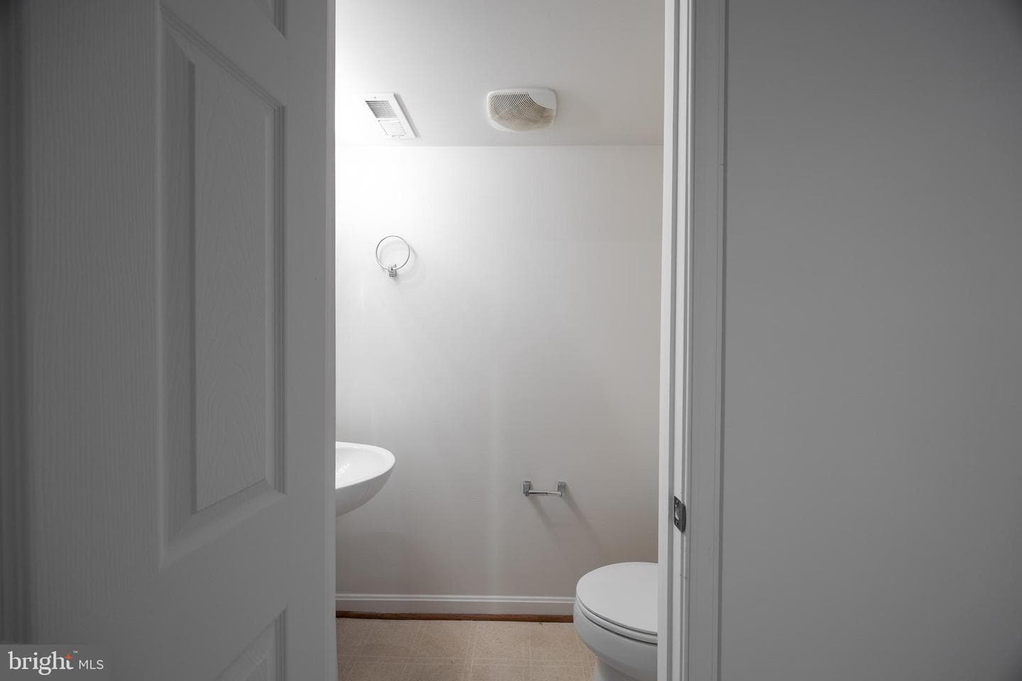 42 Magellan Drive photo 8