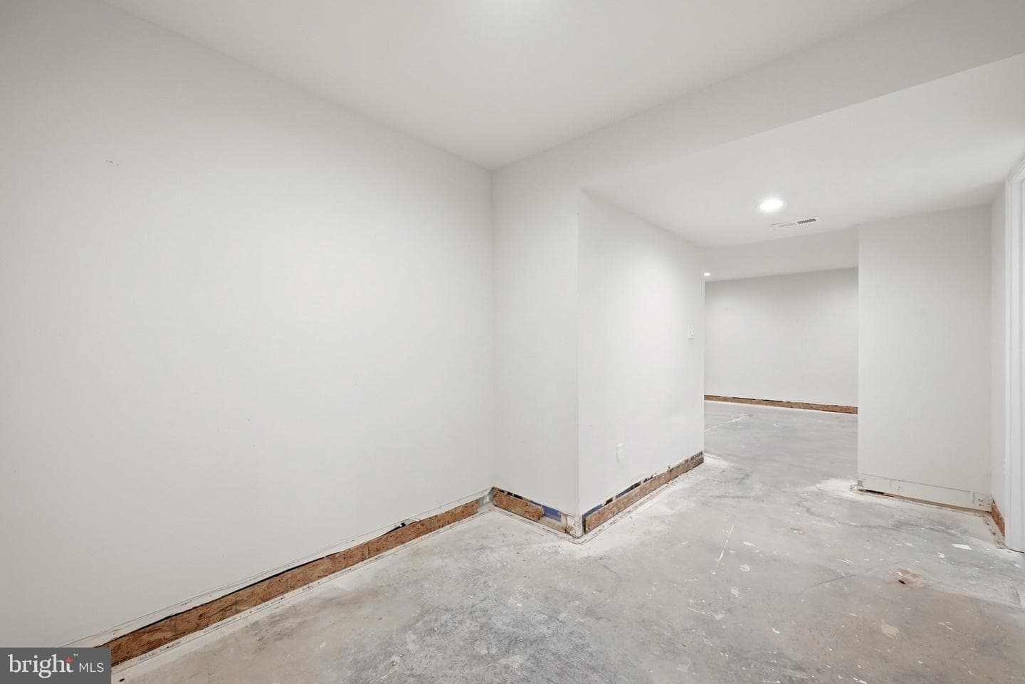 65 Fegan Road photo 42