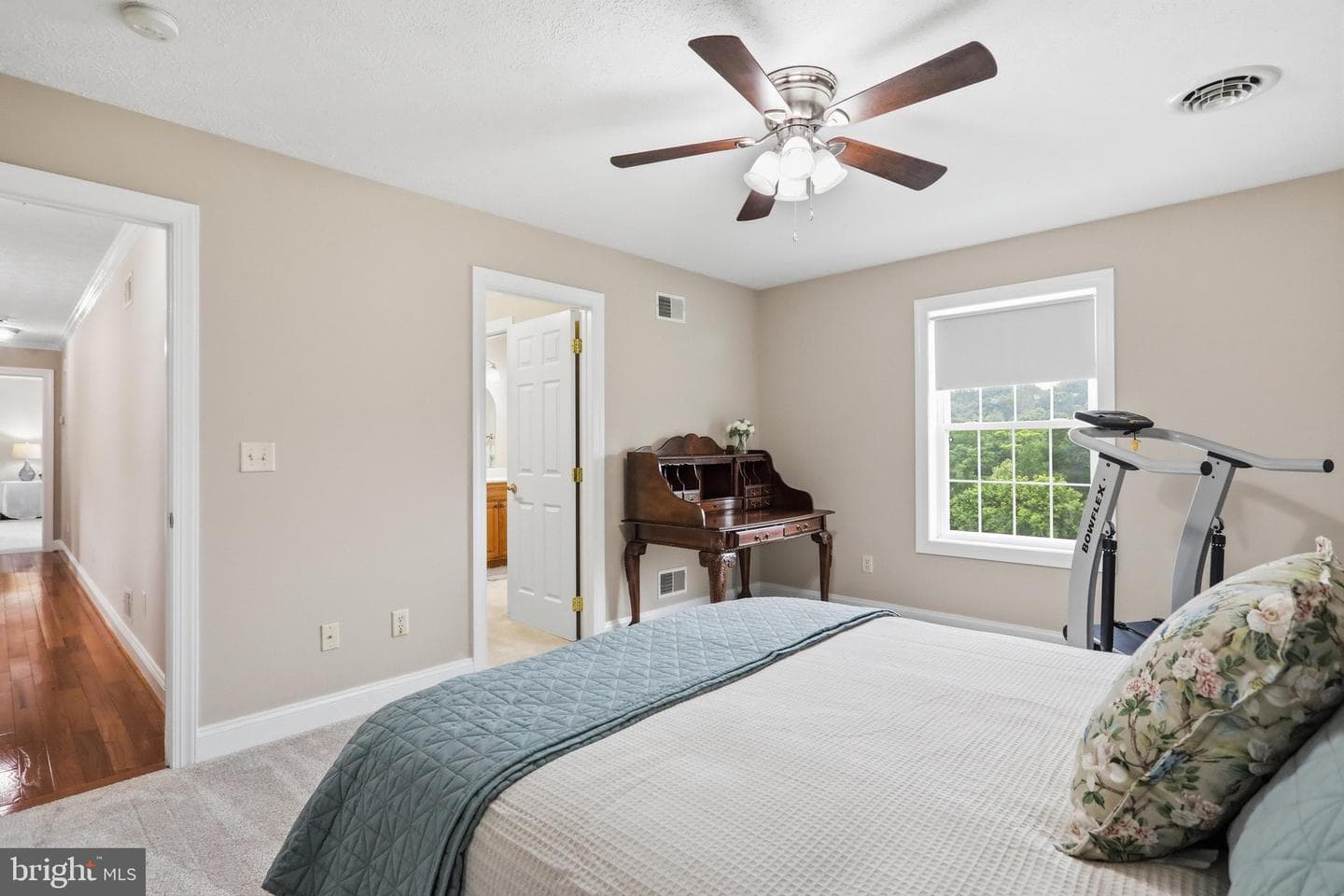18 Treasure Drive photo 32