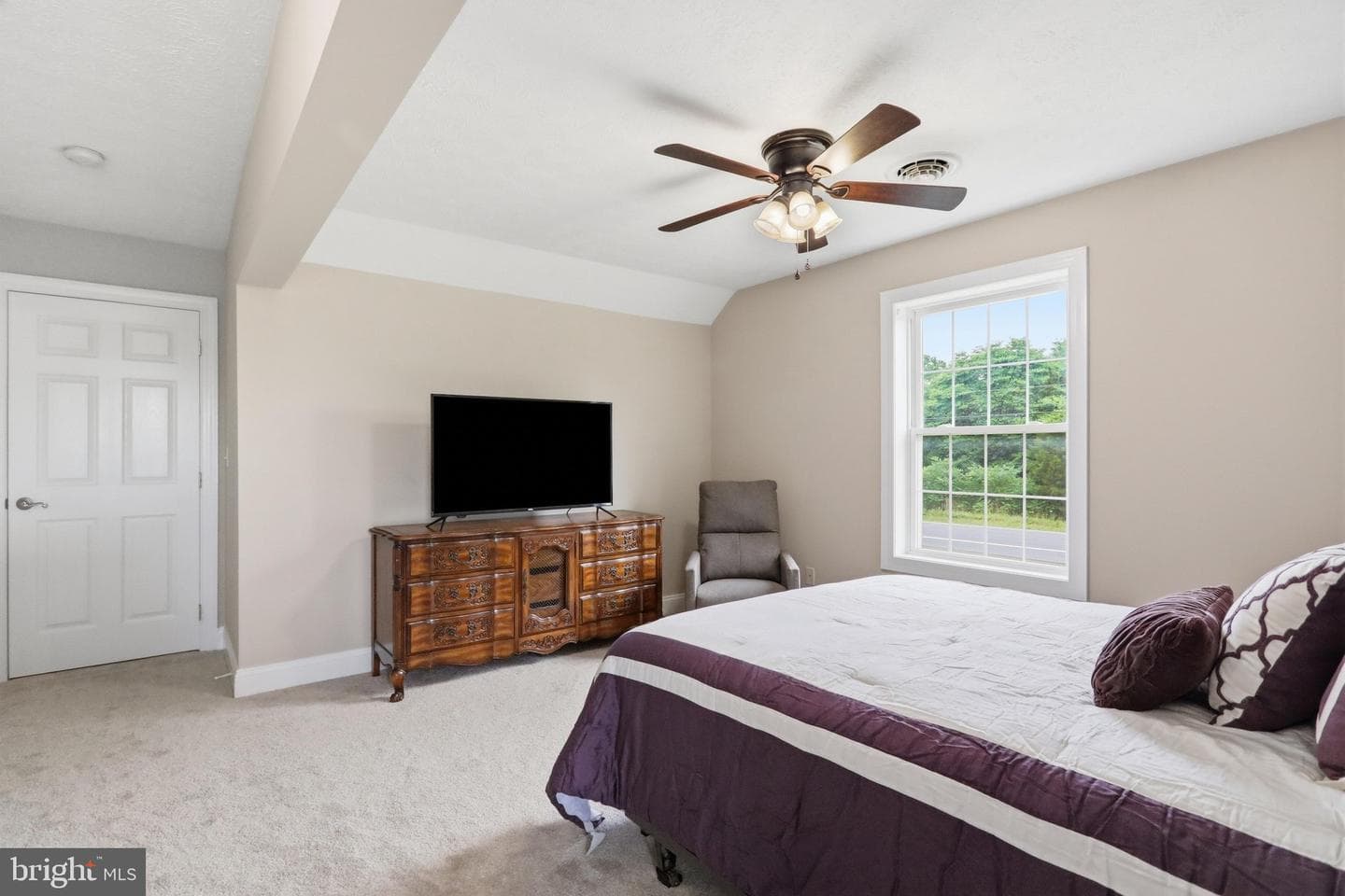 18 Treasure Drive photo 36