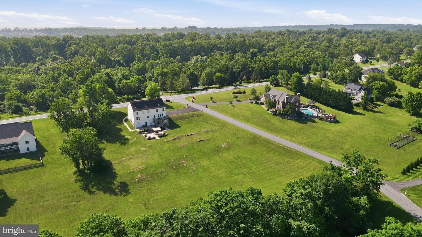 18 Treasure Drive photo 43
