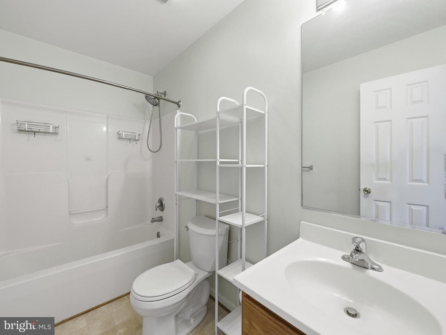 106 Sir Washington Street photo 18