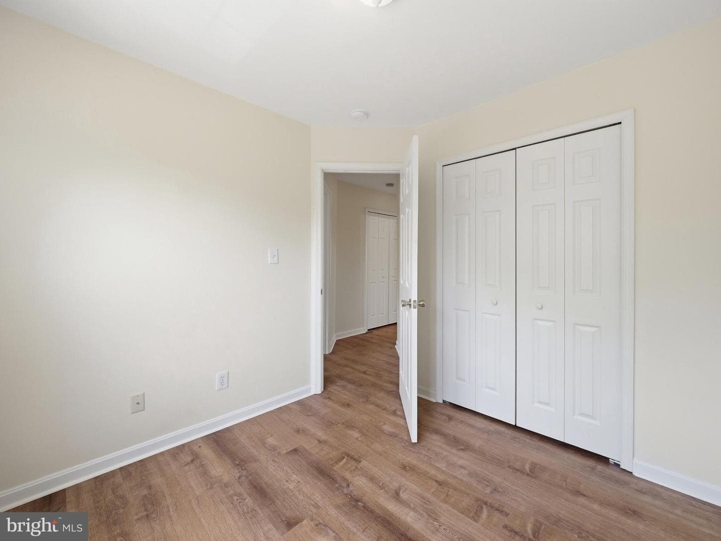 106 Sir Washington Street photo 20