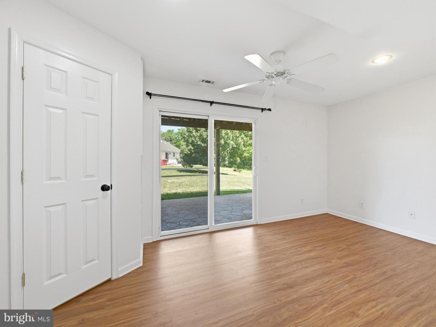 106 Sir Washington Street photo 27