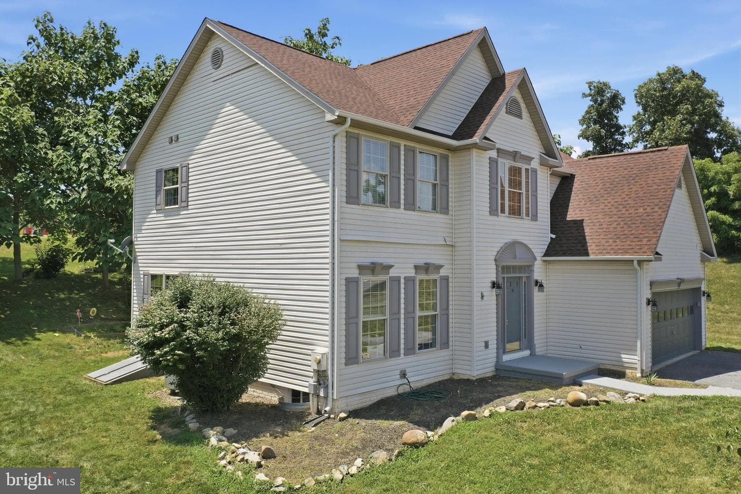 48 Lansing Court photo 3
