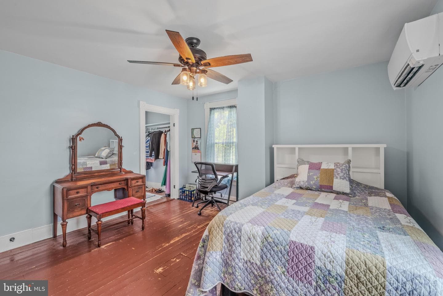 719 S Raleigh Street photo 24