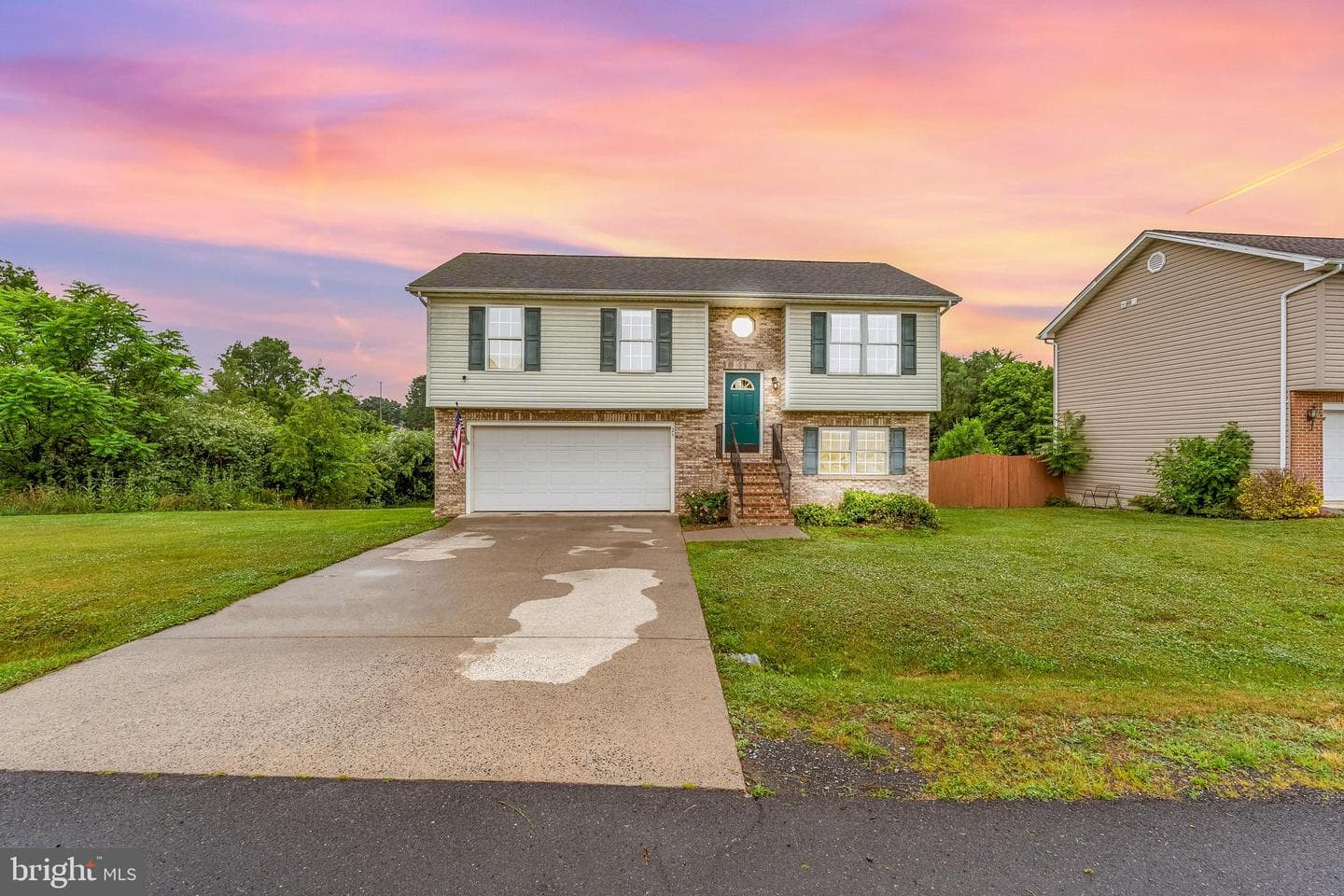 25 Buchanon Ln, Inwood