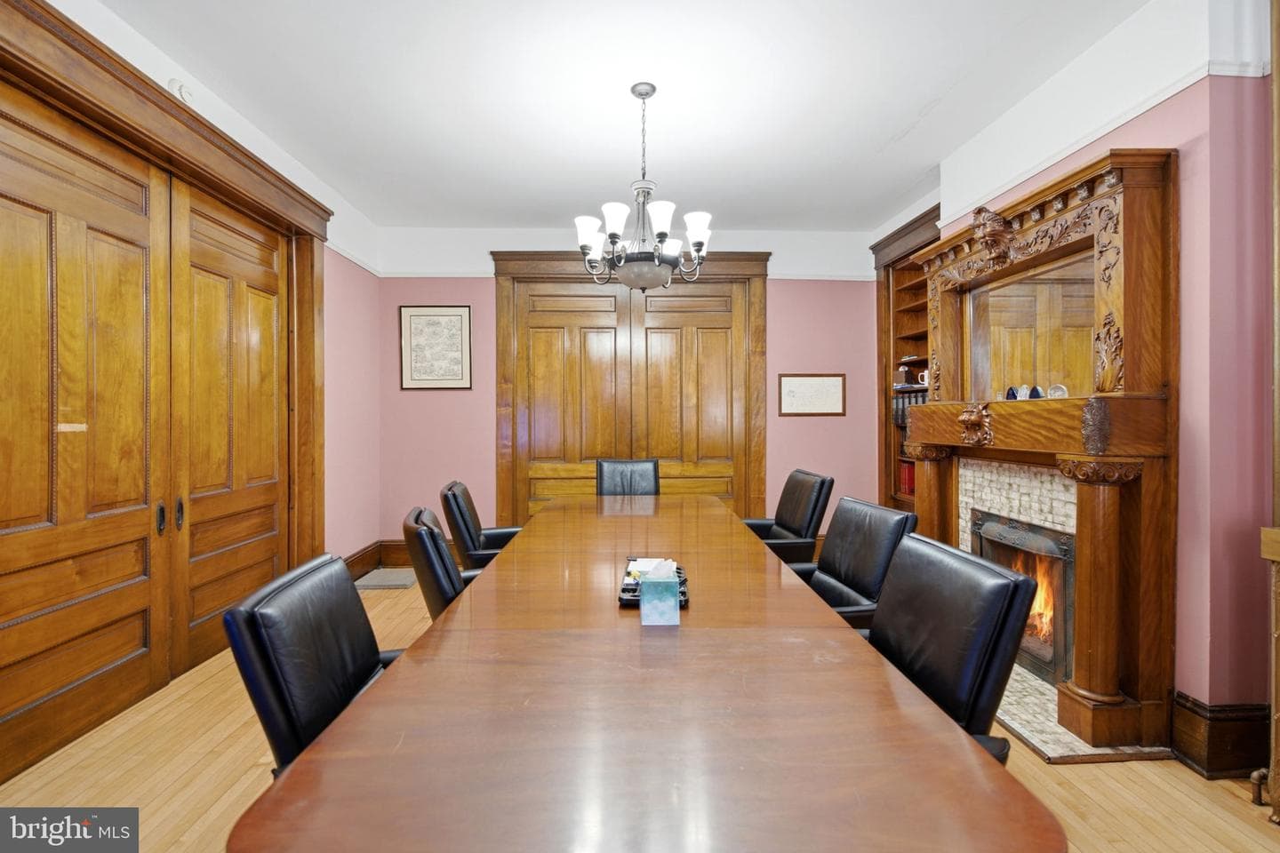 310 W Burke Street photo 20