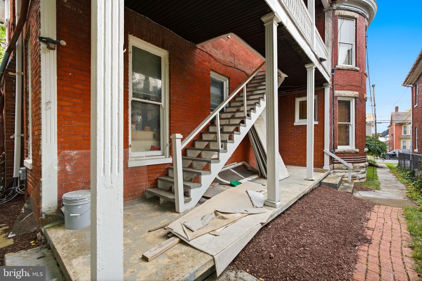 310 W Burke Street photo 41