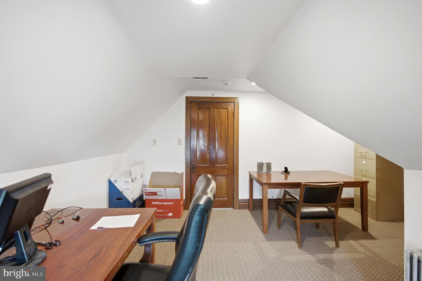 310 W Burke Street photo 77
