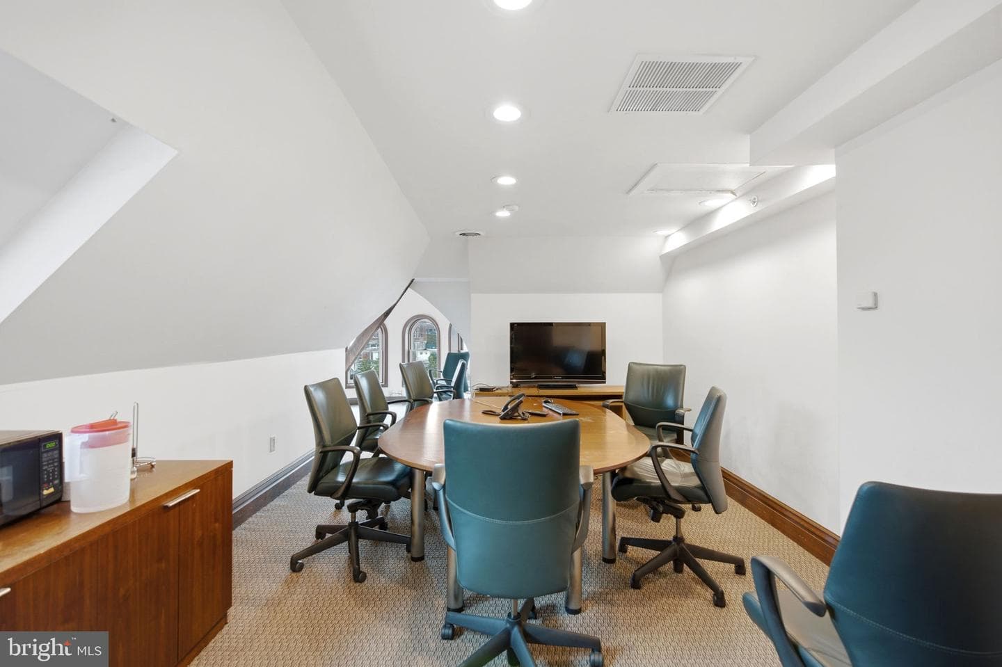 310 W Burke Street photo 80