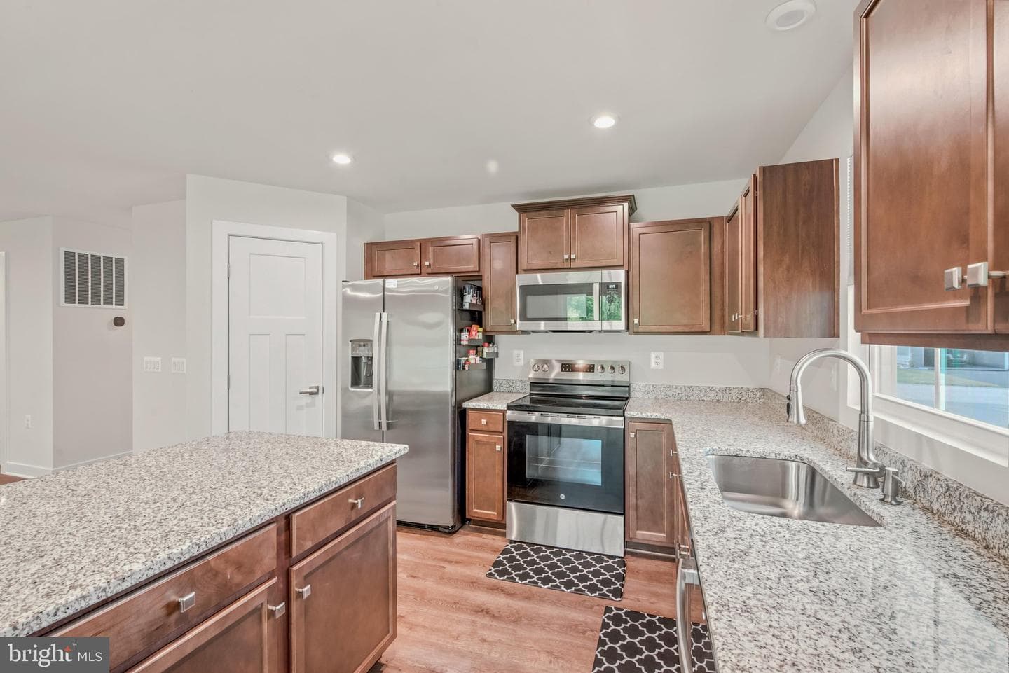 566 Makers Way photo 15