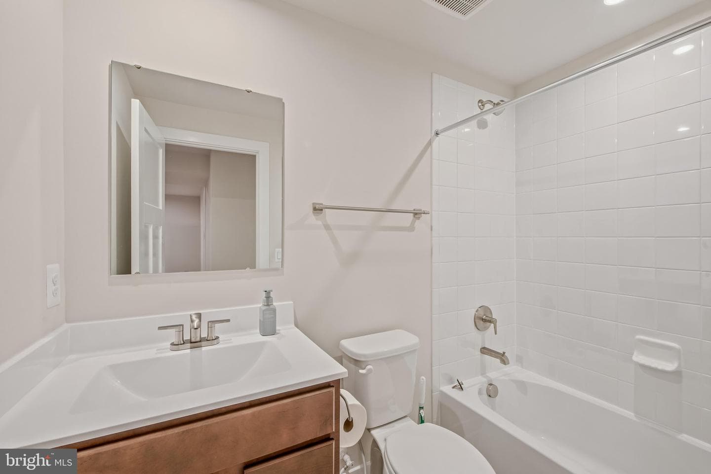566 Makers Way photo 27